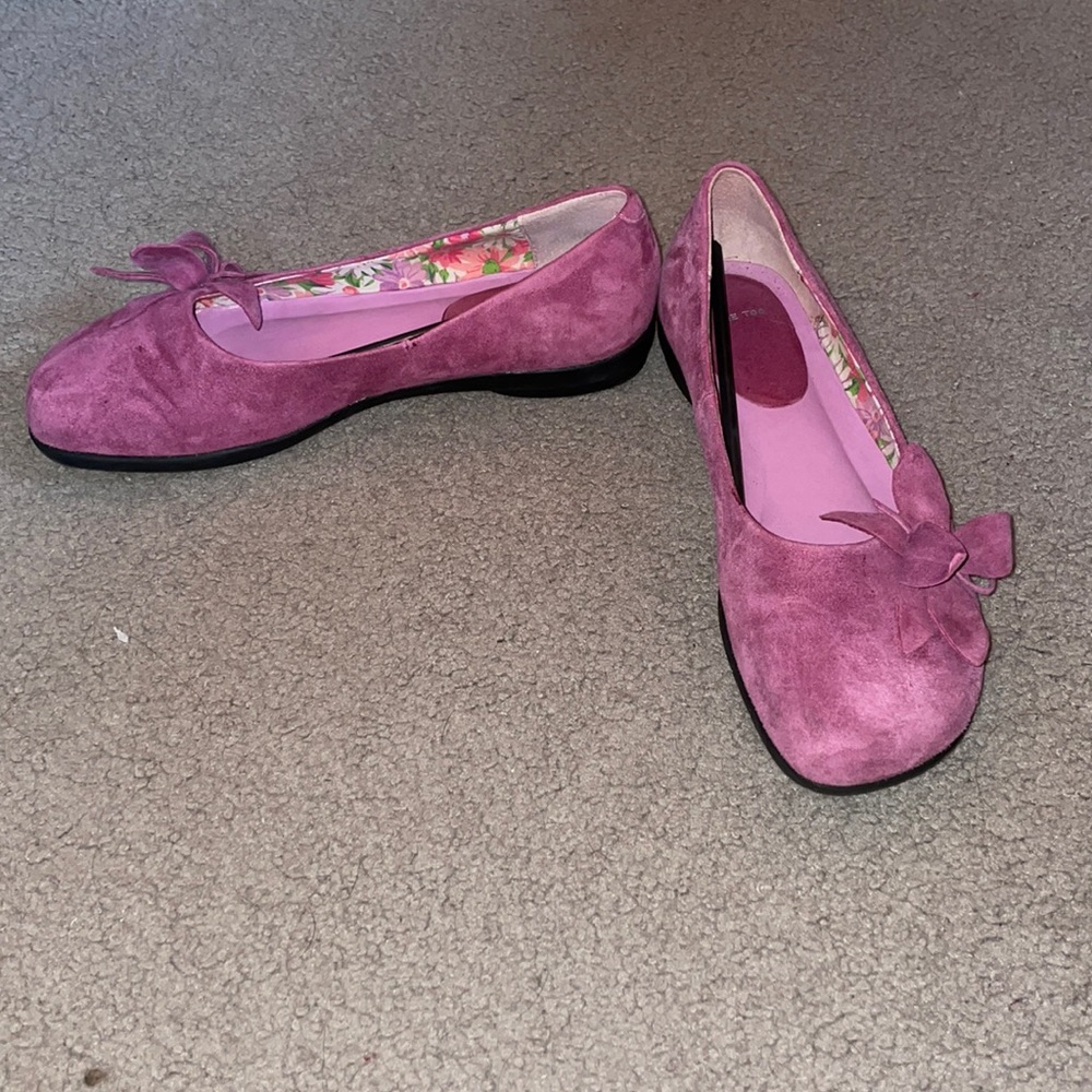 Pink flats